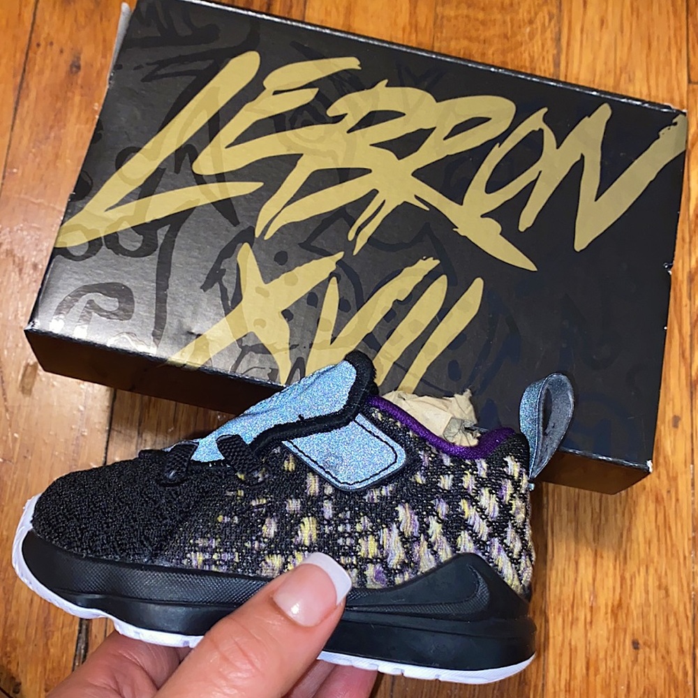 Lebron XVII Toddler Sneakers